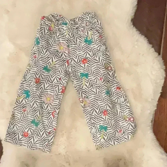 Bundle of 3 pants GB Girls, Calvin Klein jeans, Flapdoodles - Picture 5 of 8